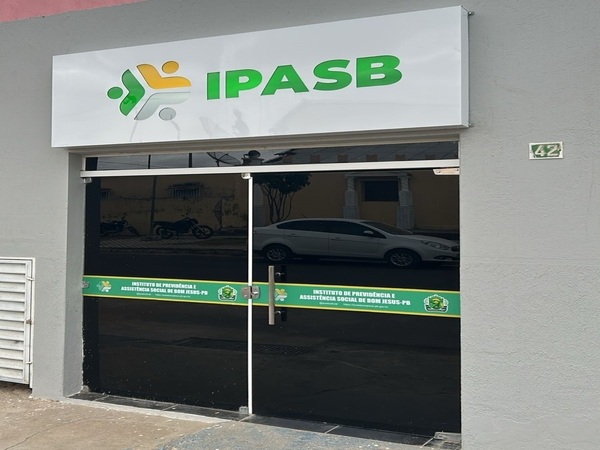 Novo visual: servidores do Instituto de Previdência de Bom Jesus recebem novo fardamento