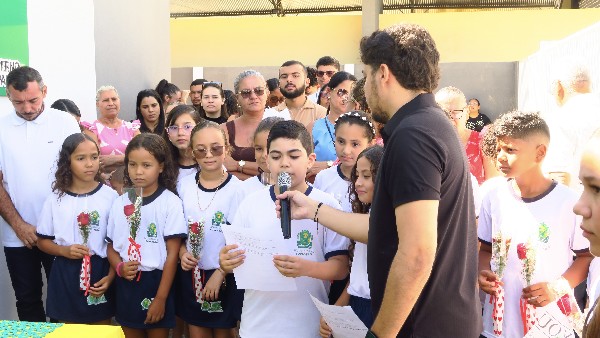 Mais Transformação: Prefeita de Bom Jesus, Denise Bayma entrega Escola João Braúna no Distrito São José Img10 600x400 - Mais Transformação: Prefeita de Bom Jesus, Denise Bayma entrega Escola João Braúna no Distrito São José