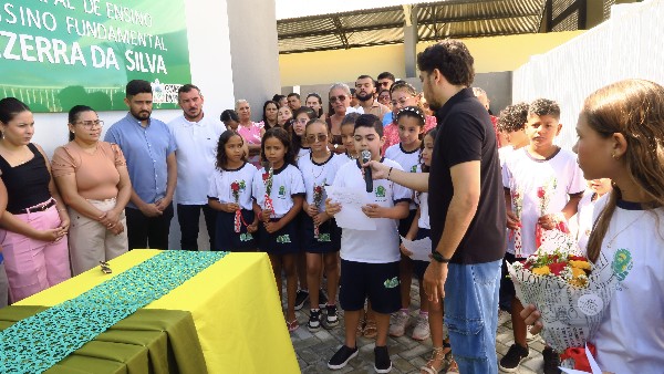 Mais Transformação: Prefeita de Bom Jesus, Denise Bayma entrega Escola João Braúna no Distrito São José Img11 600x400 - Mais Transformação: Prefeita de Bom Jesus, Denise Bayma entrega Escola João Braúna no Distrito São José
