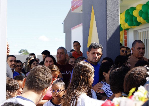 Mais Transformação: Prefeita de Bom Jesus, Denise Bayma entrega Escola João Braúna no Distrito São José Img25 600x400 - Mais Transformação: Prefeita de Bom Jesus, Denise Bayma entrega Escola João Braúna no Distrito São José