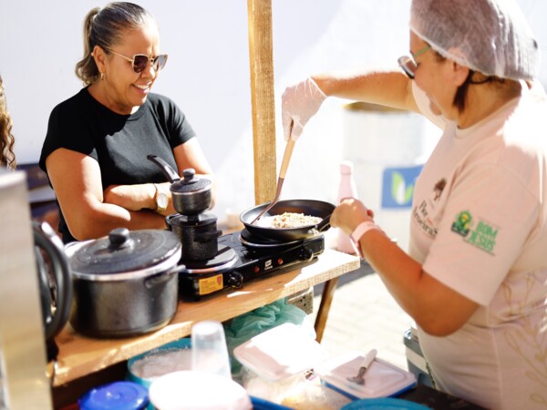 Bom Jesus realiza 1ª Feira do Empreendedorismo "Flores das Aroeiras" e fortalece protagonismo feminino e economia local