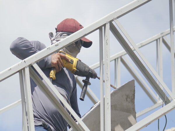 Avançando: empresa inicia mais uma etapa na construção do ginásio no distrito de São José