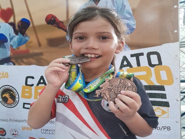 Fazendo bonito: Atletas de Bom Jesus PB brilham no Campeonato Brasileiro de Karatê Escolar 2024